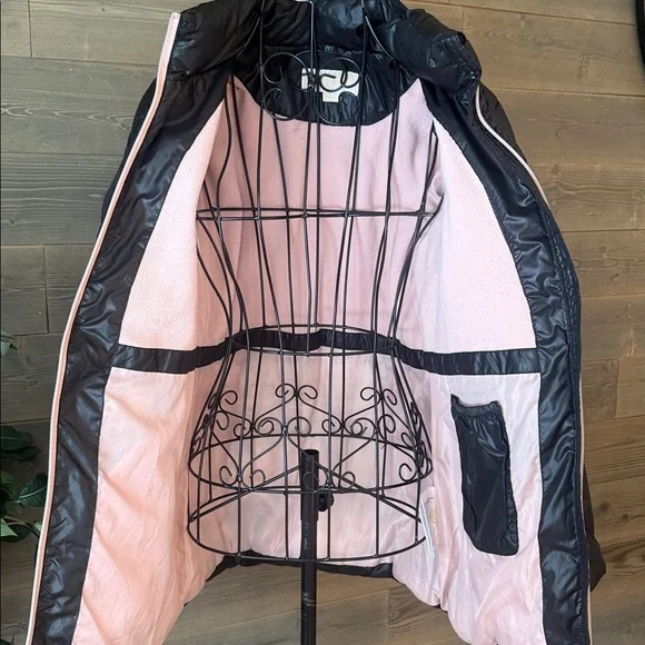 Michael Kors fleece-lined heavyweight puffer jacket with pink /rose gold trim - Picture 10 of 12